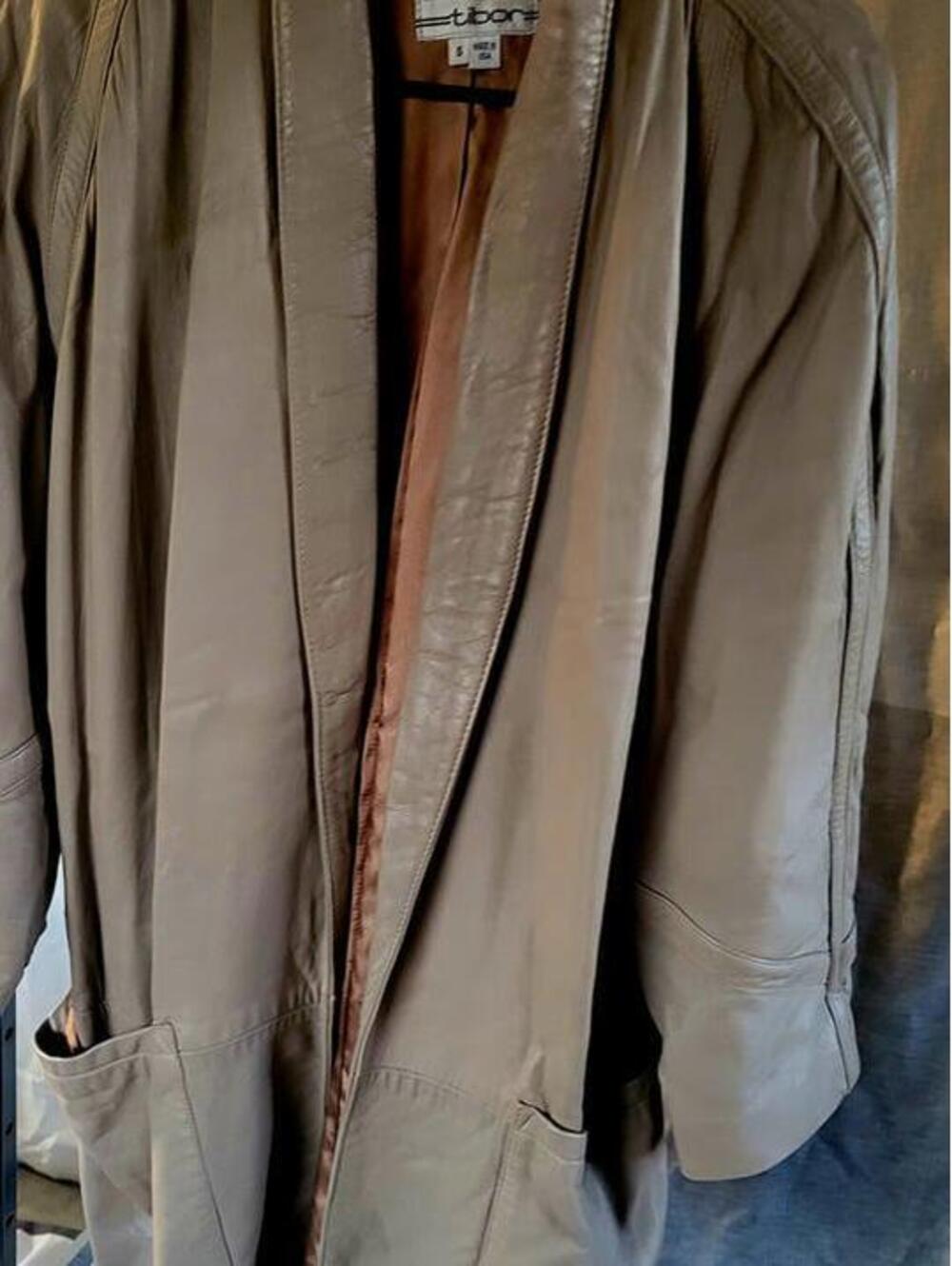Ladies Coat - Picture 4 of 4